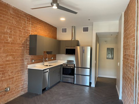 Floor plan for studio, 1 bath, 326 sqft